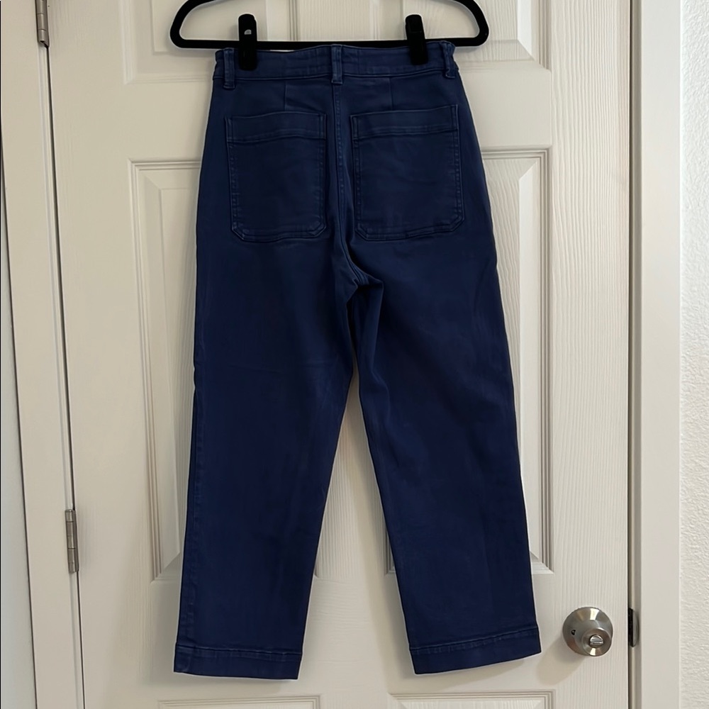 Everlane | The Straight Leg Crop in Navy - Picture 3 of 5